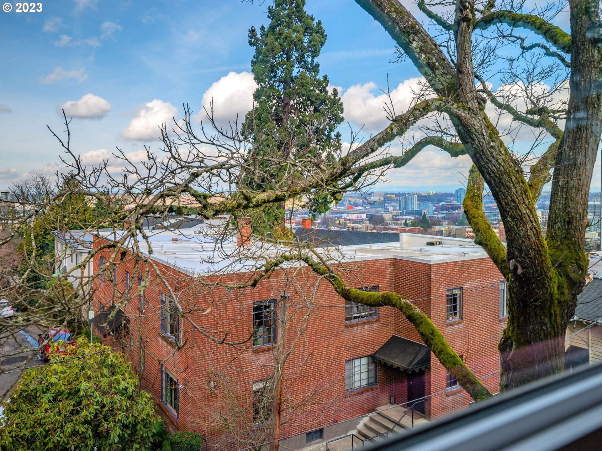 2393 Southwest Park Place, Unit 302 Portland, OR 97205 - Photo 6 of 24