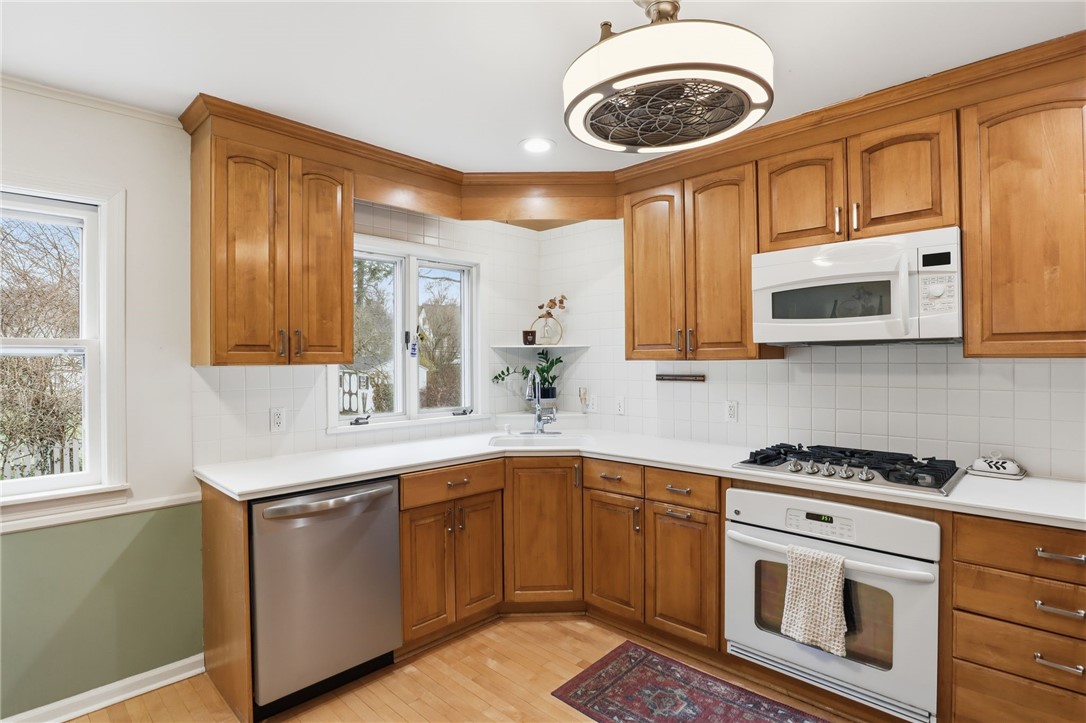 180 Wilshire Road Brighton, NY 14618 - Photo 12 of 39