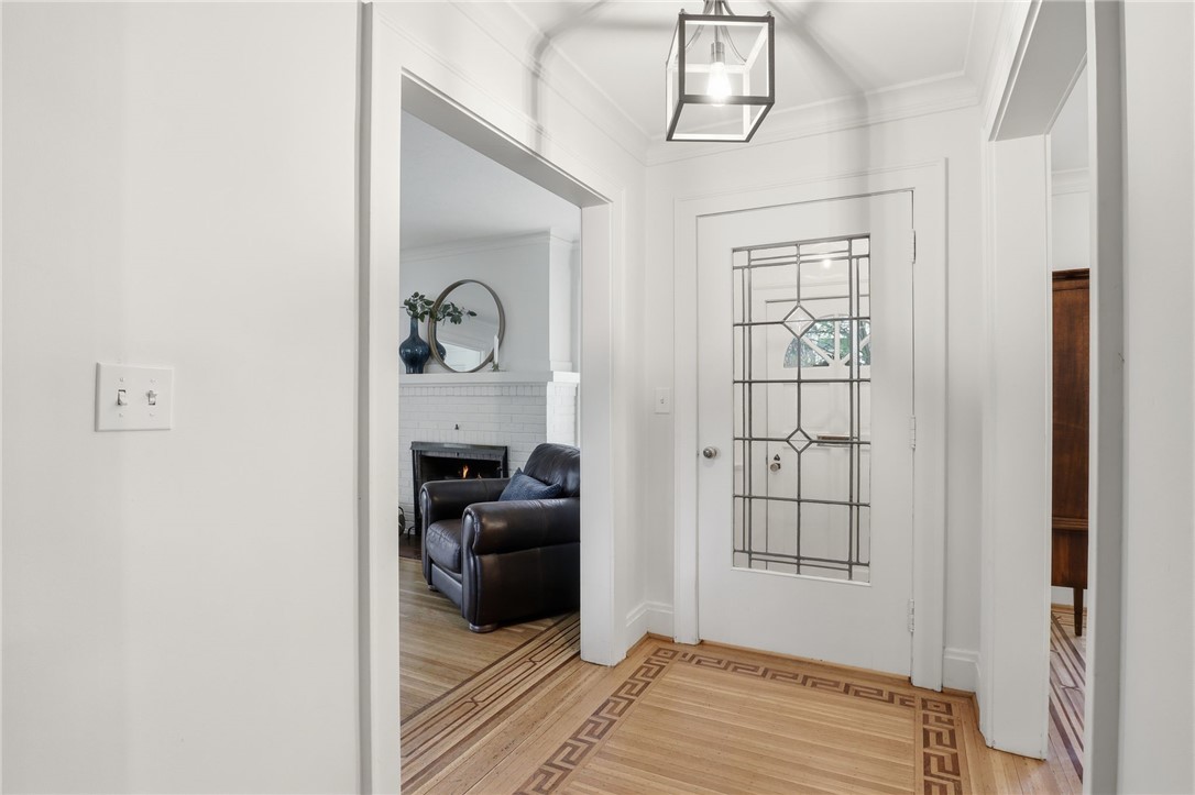 180 Wilshire Road Brighton, NY 14618 - Photo 5 of 39