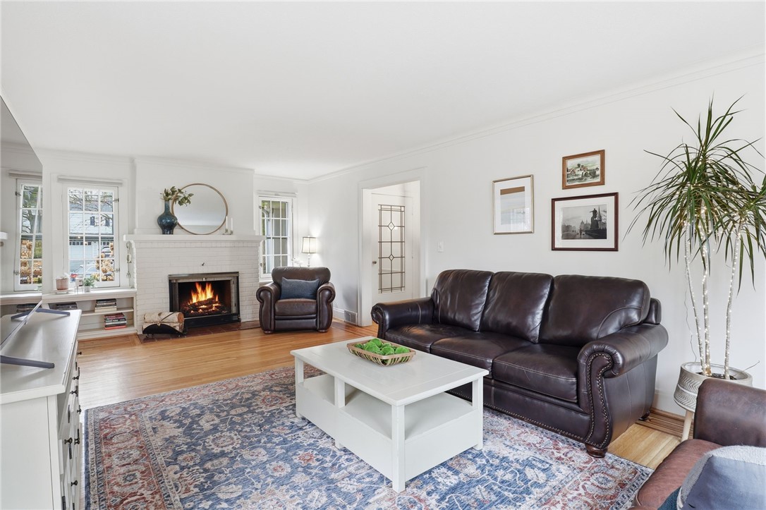 180 Wilshire Road Brighton, NY 14618 - Photo 6 of 39