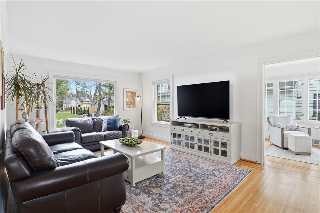 180 Wilshire Road Brighton, NY 14618 - Photo 7 of 39