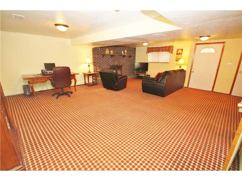 571 Fleming Road Sarver, PA 16055 - Photo 7 of 15 Family Room.