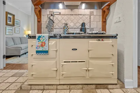 $1,795,000 | 2530 Kenilworth Avenue, Wilmette, IL 60091