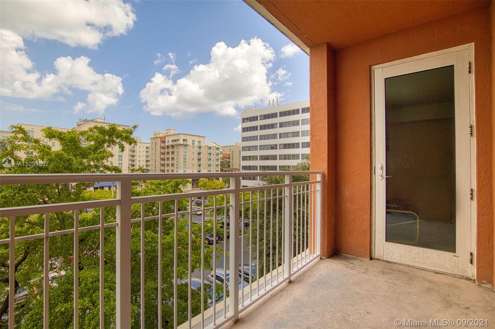 7355 Southwest 89th Street, Unit 425N Miami, FL 33156 - Photo 18 of 22 a view of a balcony