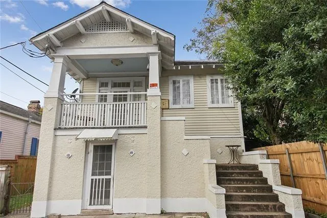 $850 | 418 Octavia Street, Unit 3, New Orleans, LA 70115