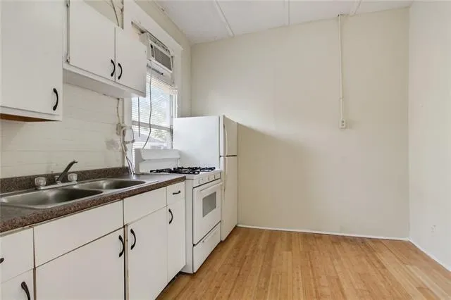 $850 | 418 Octavia Street, Unit 3, New Orleans, LA 70115