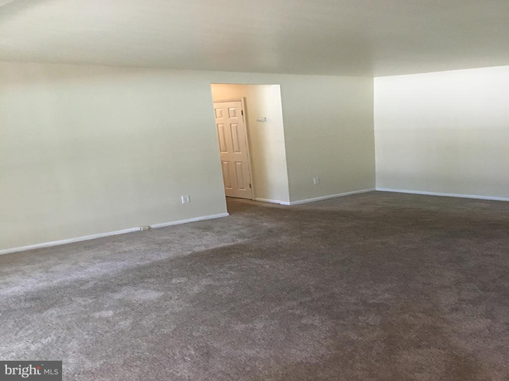 3835 St Barnabas Road, Unit 101 Suitland, MD 20746 - Photo 7 of 12 Living Room