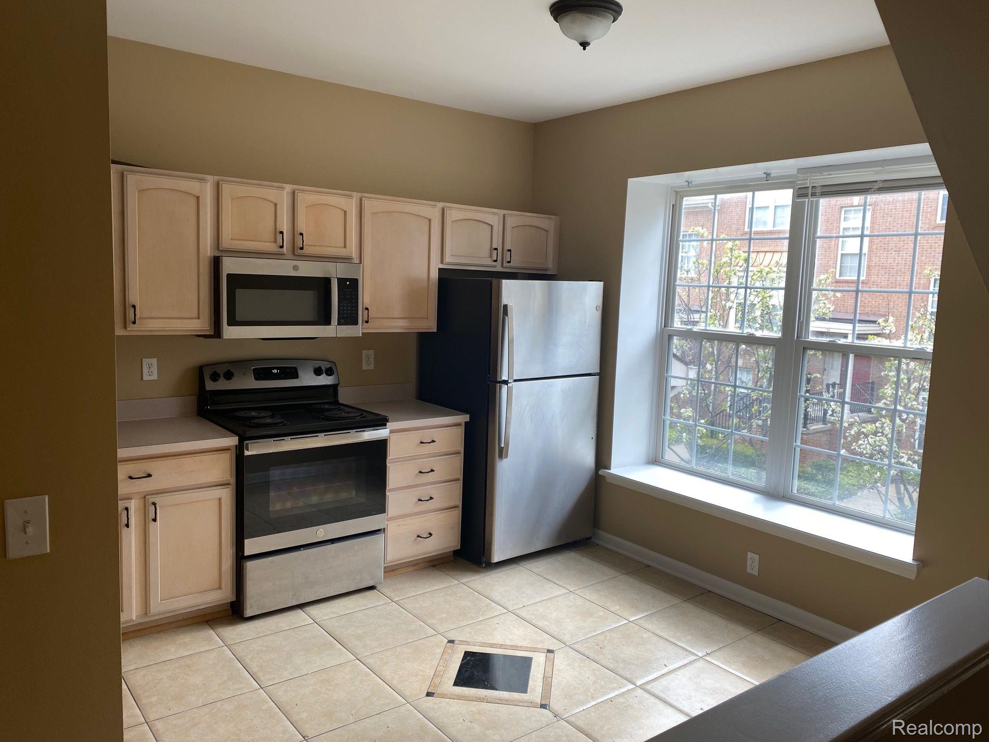 20246 Rodeo Court Southfield, MI 48075 - Photo 2 of 19 Gallery Image 2