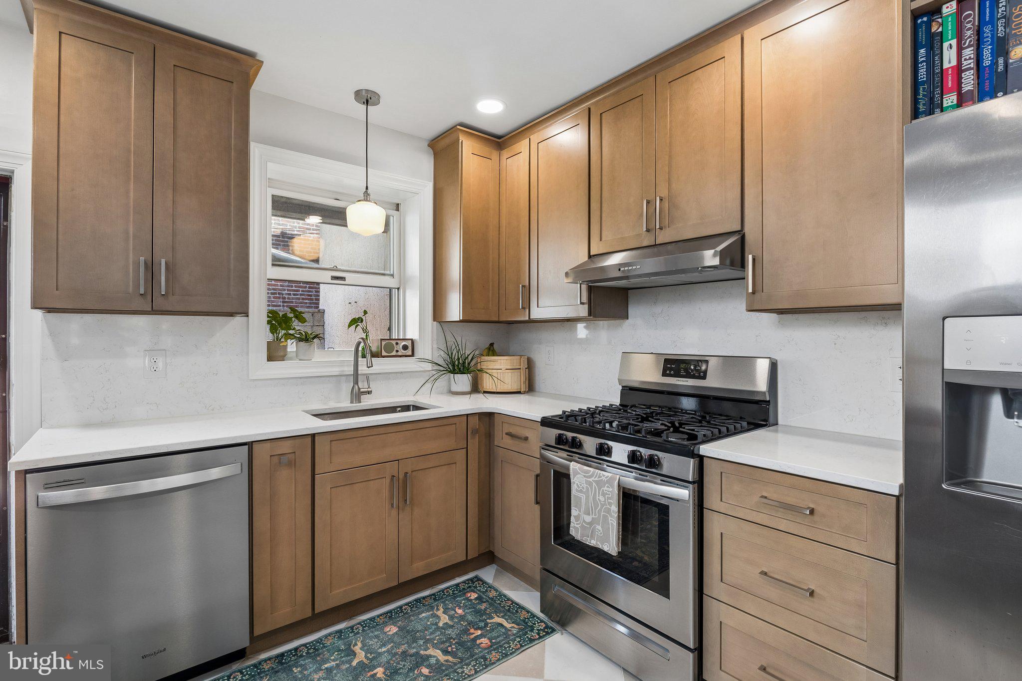 1109 Morris Street Philadelphia, PA 19148 - Photo 15 of 32 Quartz Countertops and Backsplash