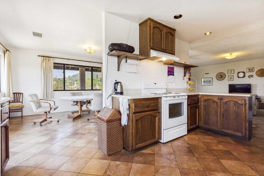 11425 Sierra Rojo Road Valley Center, CA 92082 - Photo 12 of 25 Gallery Image 12