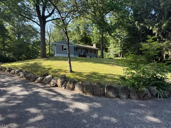 $475,000 | 383 Emerson Lane, Berkeley Heights, NJ 07922