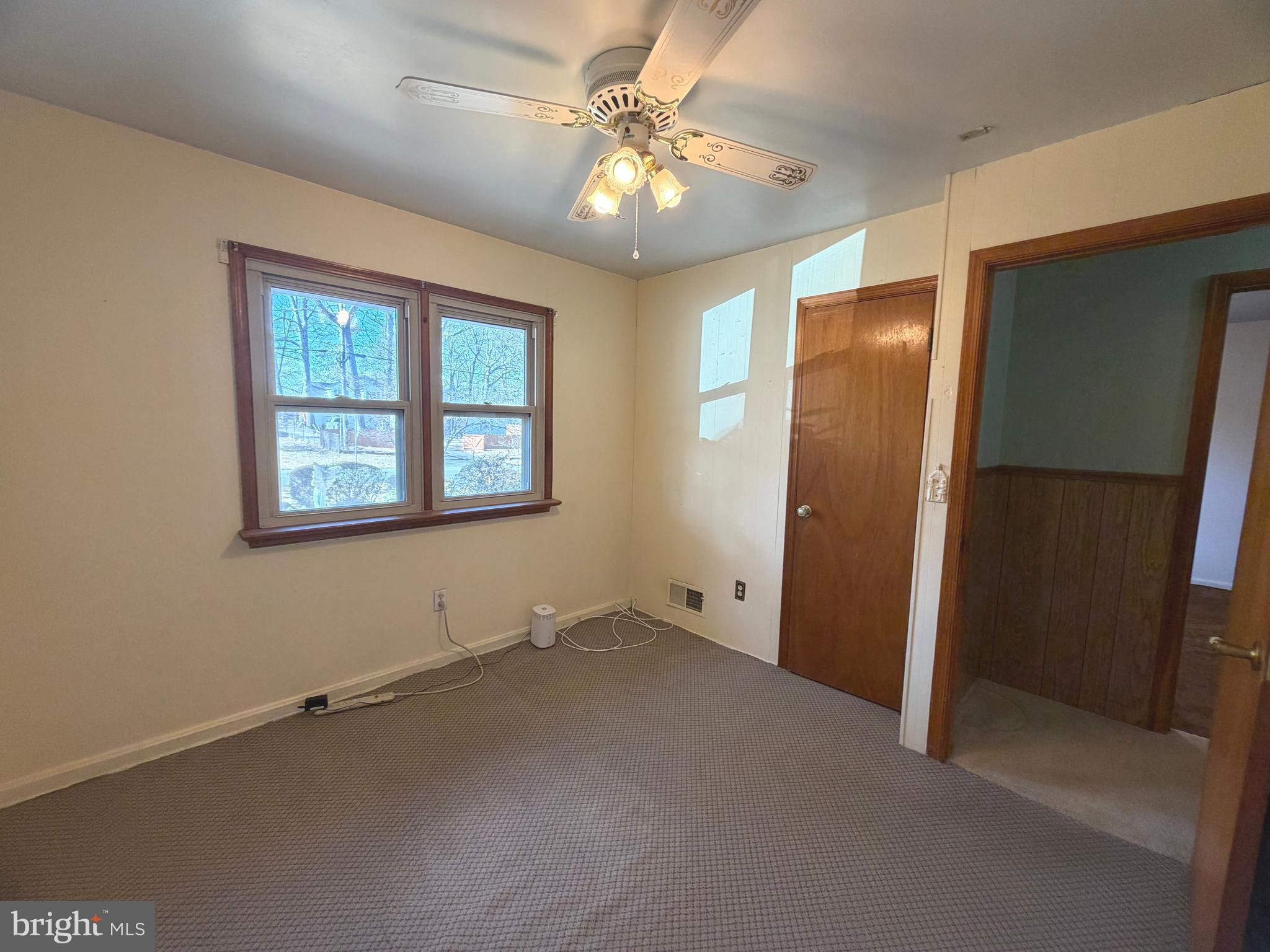 7819 McLean Street Manassas, VA 20111 - Photo 15 of 27 Bedroom #3 (reverse angle).