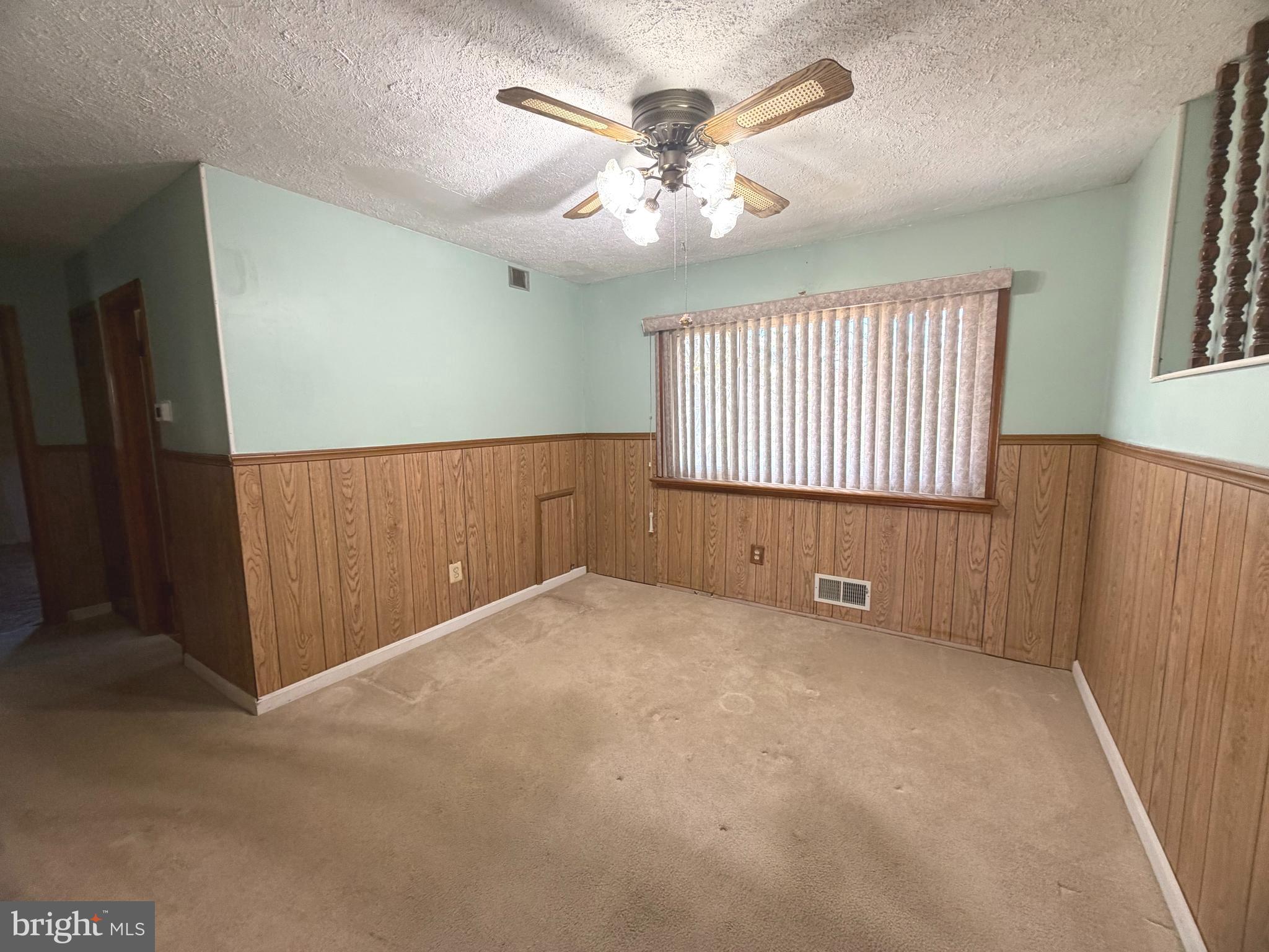 7819 McLean Street Manassas, VA 20111 - Photo 6 of 27 Dining room.