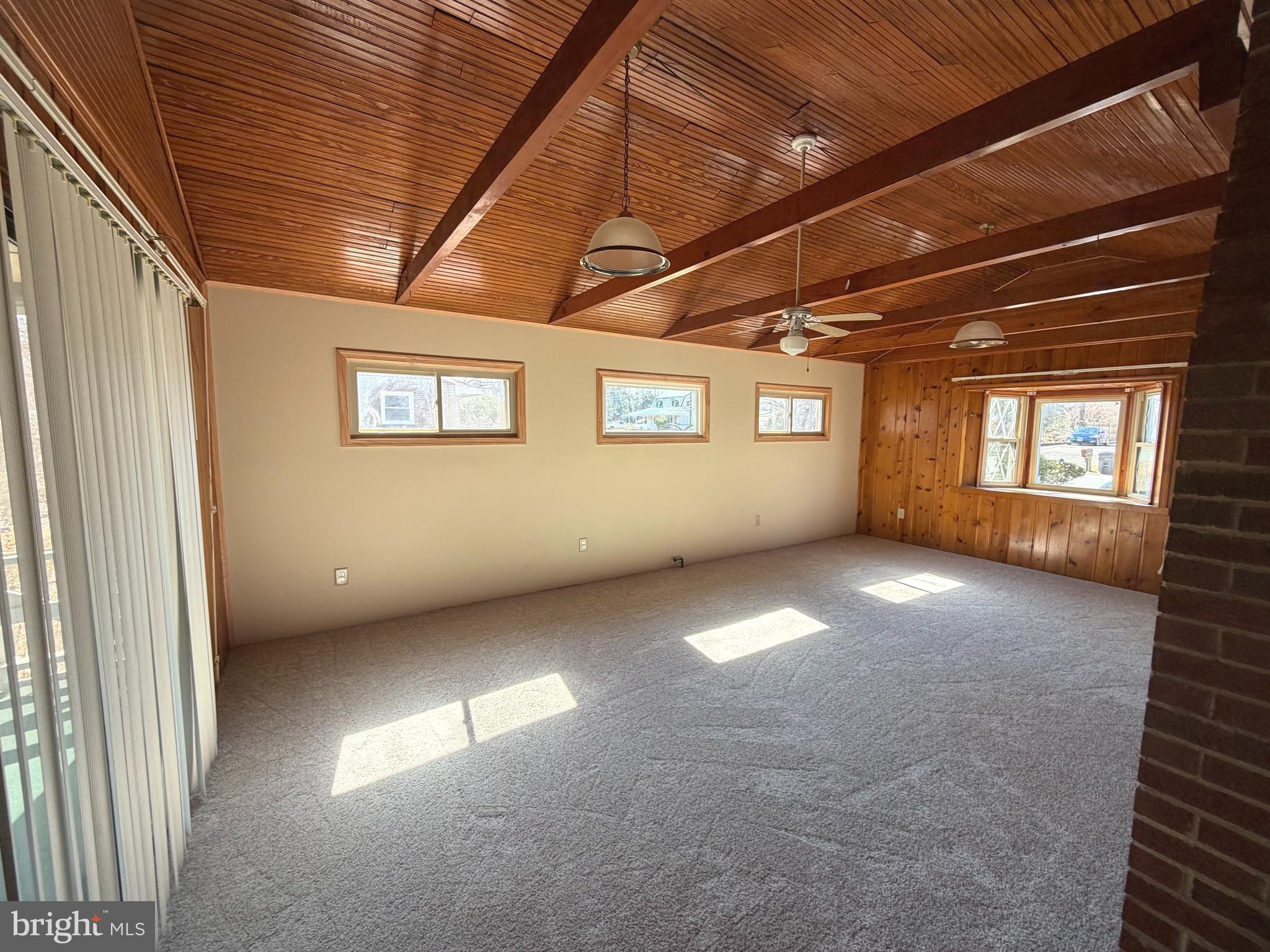 7819 McLean Street Manassas, VA 20111 - Photo 8 of 27 Family room.