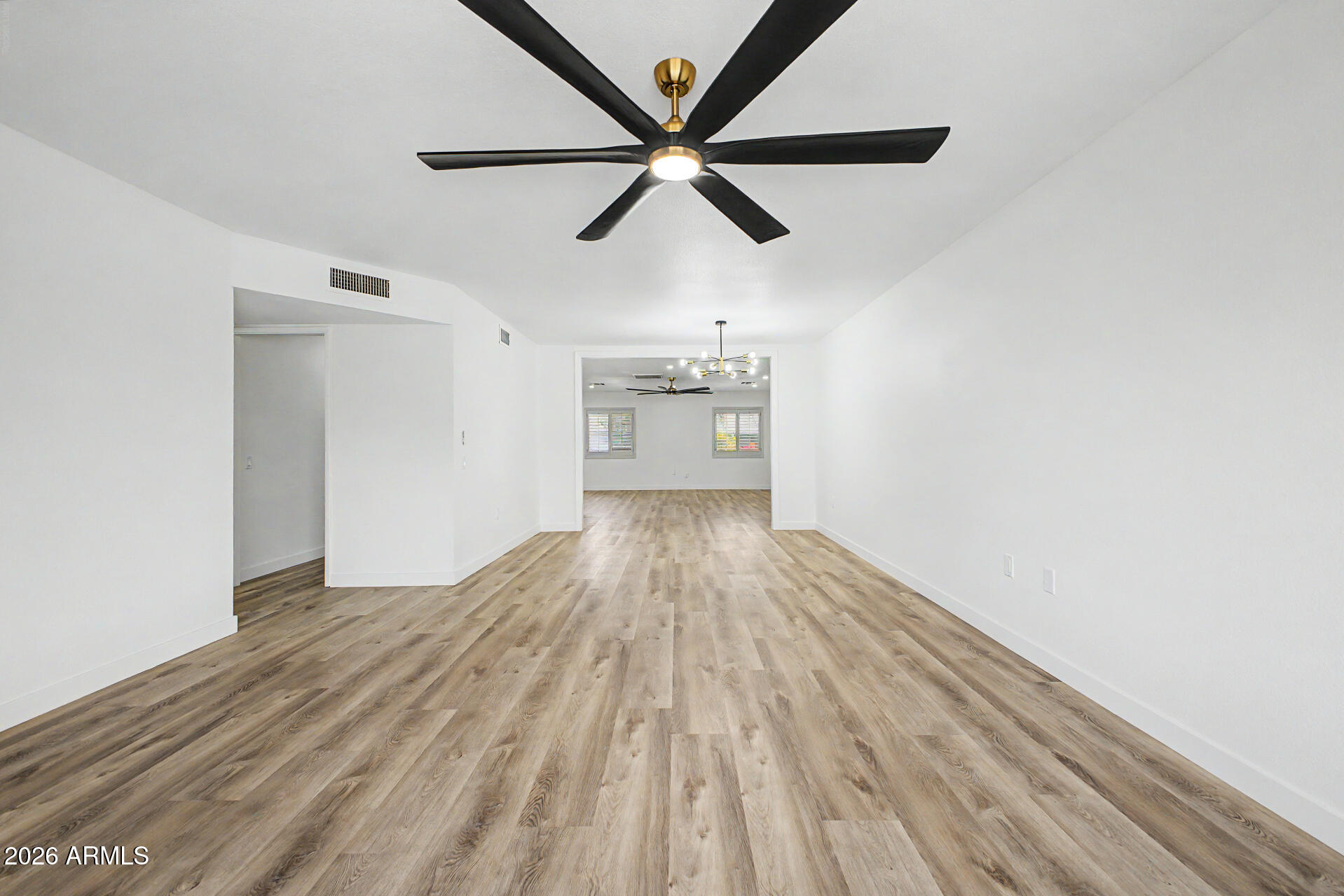 9839 West Royal Oak Road Sun City, AZ 85351 - Photo 8 of 32