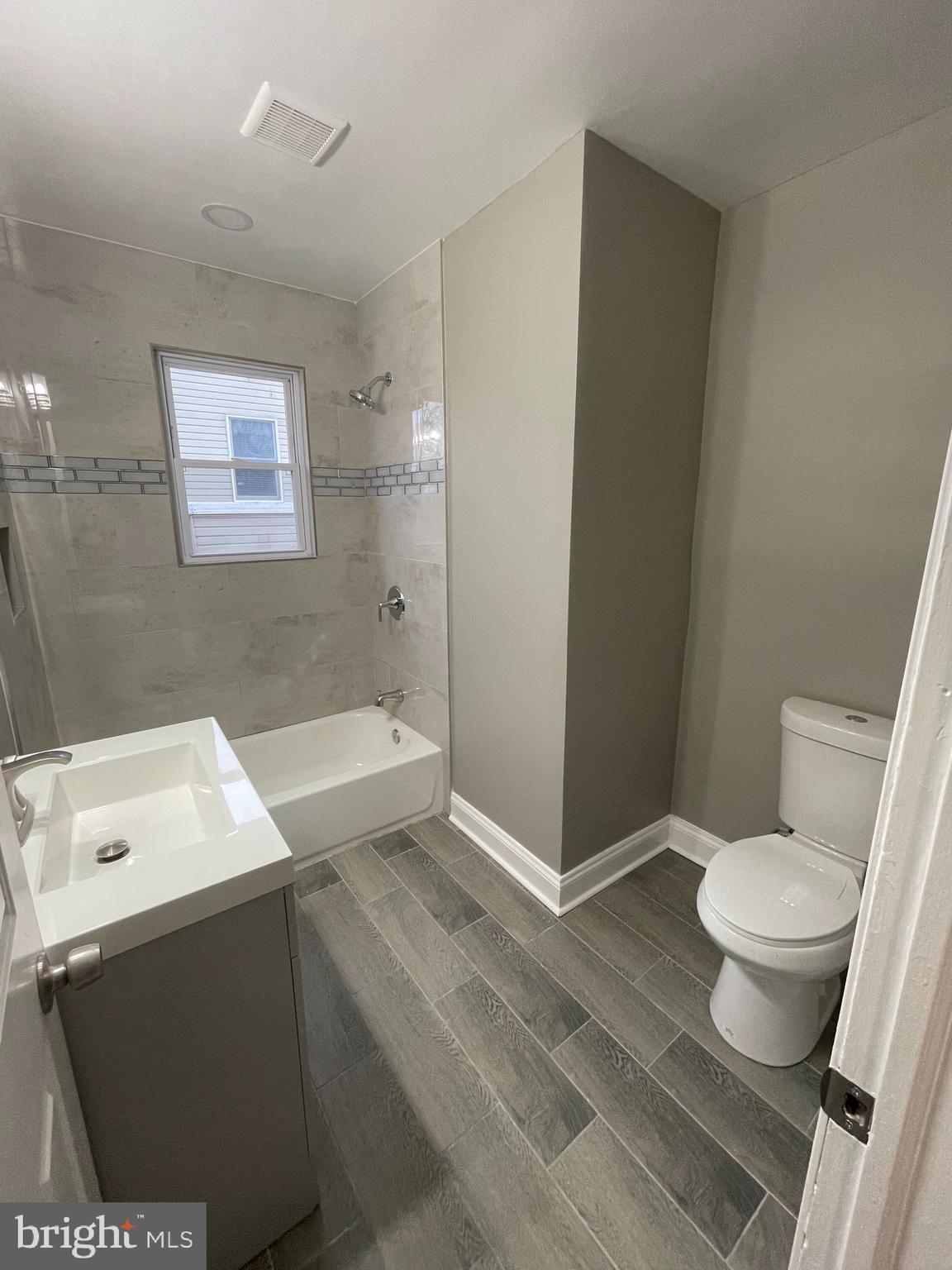 2120 Corbin Road Baltimore, MD 21214 - Photo 15 of 23 Bathroom