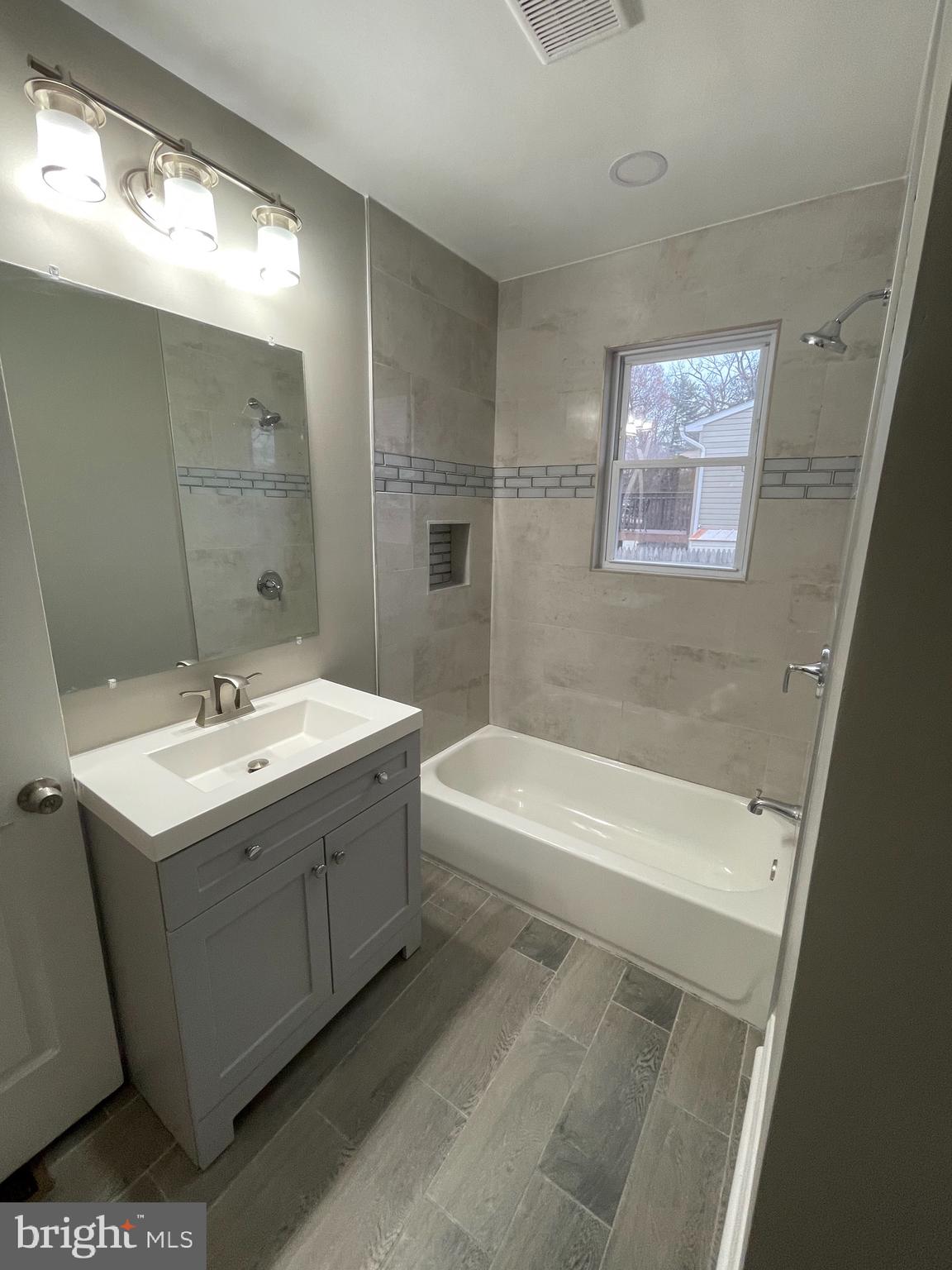 2120 Corbin Road Baltimore, MD 21214 - Photo 16 of 23 Bathroom