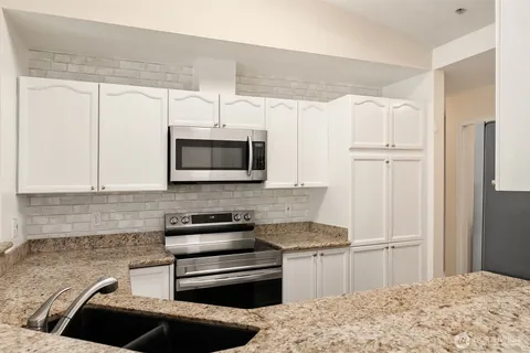 $425,000 | 12105 Northeast 171st Place, Unit A302, Bothell, WA 98011