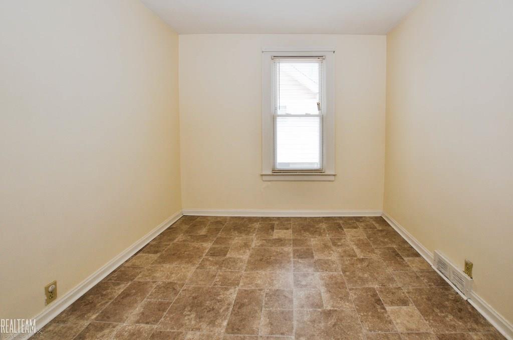 16258 Frazho Road Roseville, MI 48066 - Photo 7 of 28