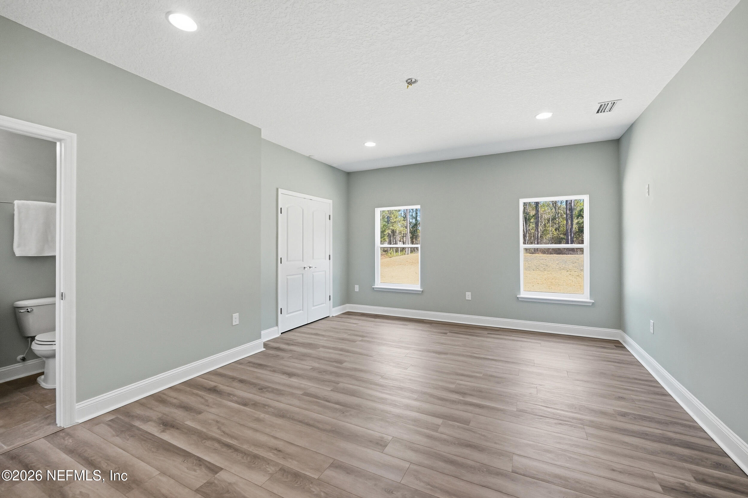 3901 Foxfield Lane Jacksonville, FL 32226 - Photo 17 of 49 On_law Suite/Bedroom 4