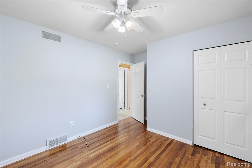 32001 Schoenherr Road Warren, MI 48088 - Photo 15 of 27