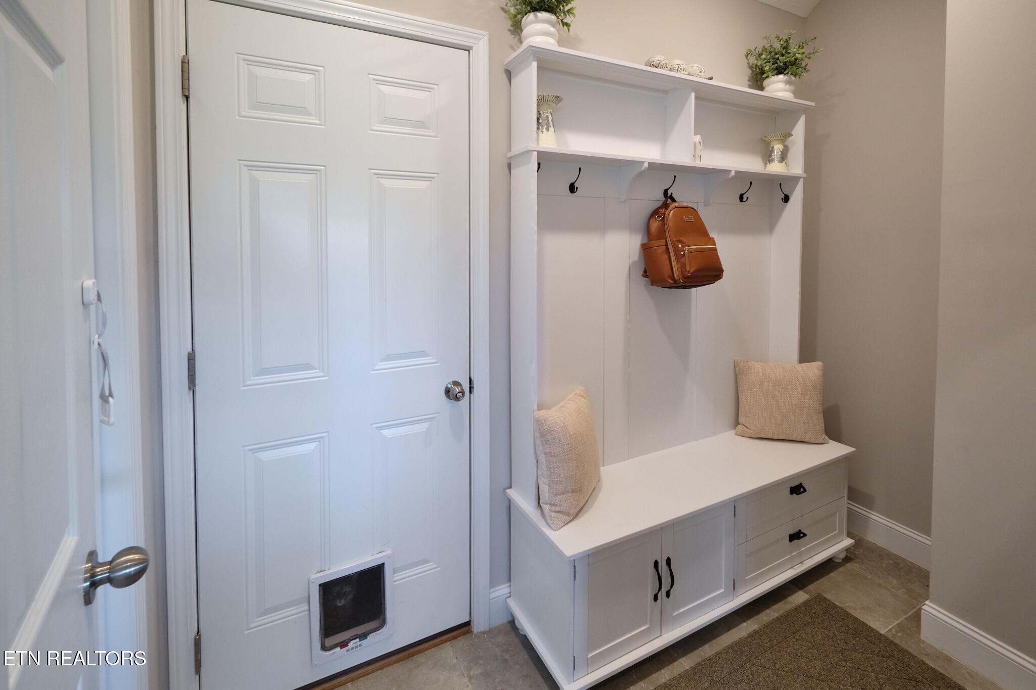 8155 Zenith Lane Powell, TN 37849 - Photo 18 of 45 a bathroom with a tub and a mirror