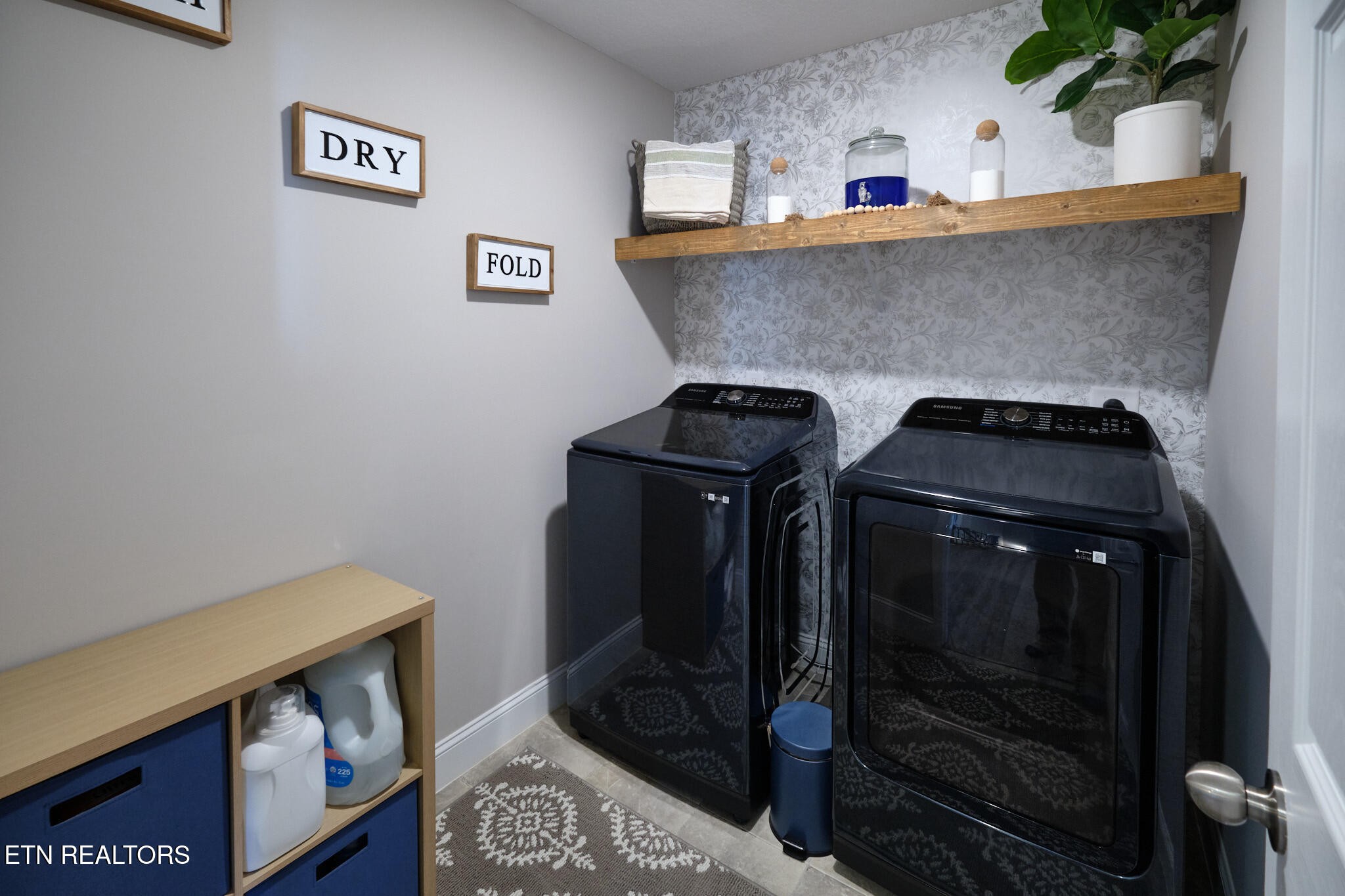 8155 Zenith Lane Powell, TN 37849 - Photo 24 of 45 a utility room with dryer and washer