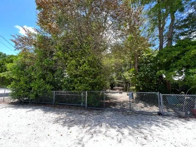$250,000 | 323 Mahogany Drive, Key Largo, FL 33037