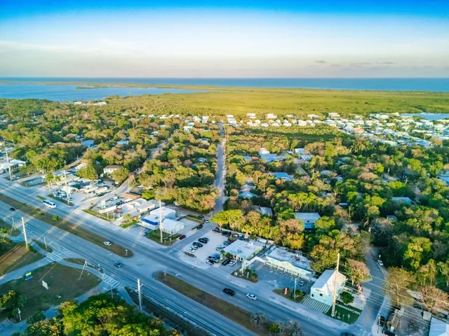 $250,000 | 323 Mahogany Drive, Key Largo, FL 33037