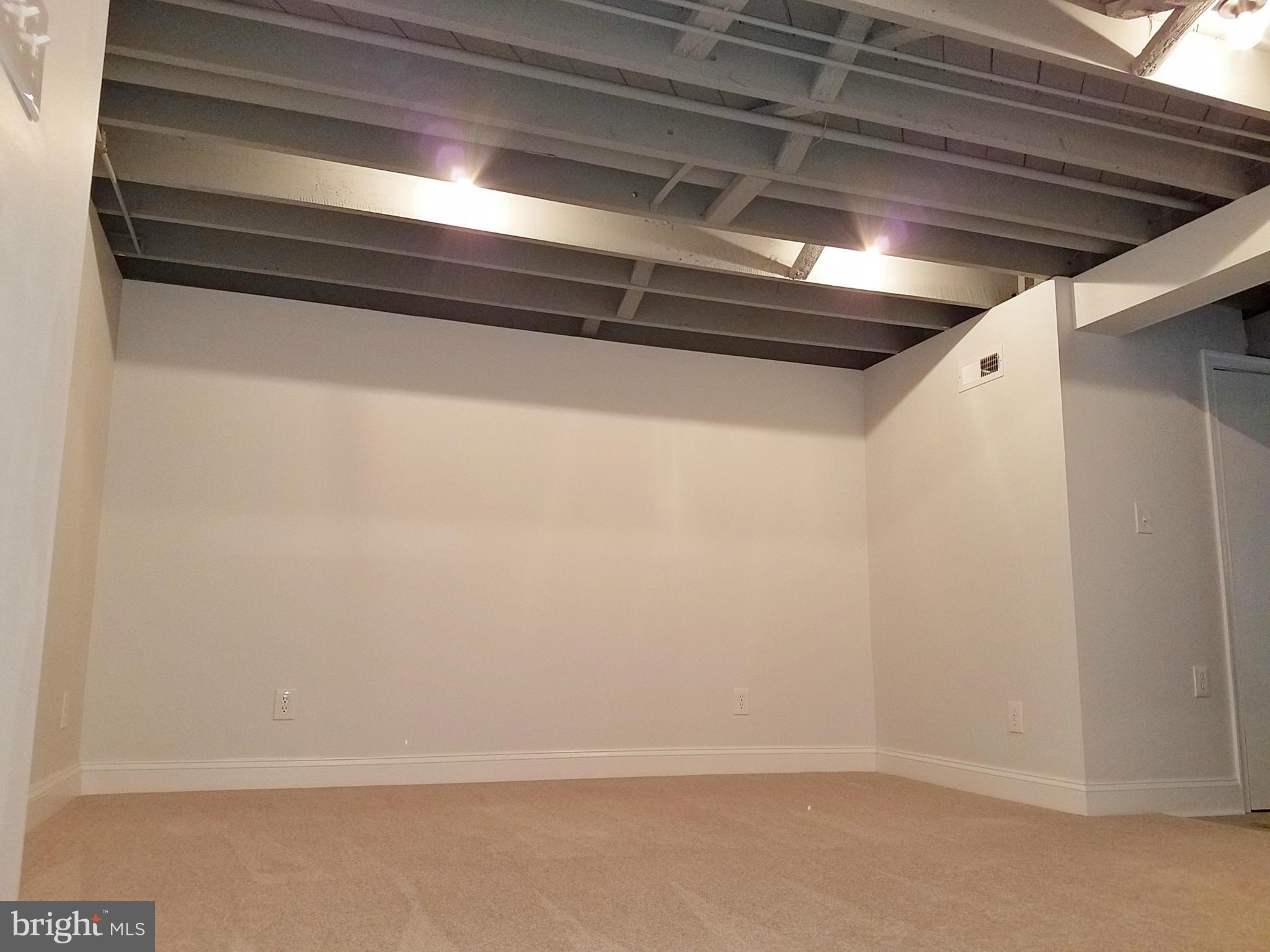 2018 Holborn Road Baltimore, MD 21222 - Photo 15 of 18 Family Room