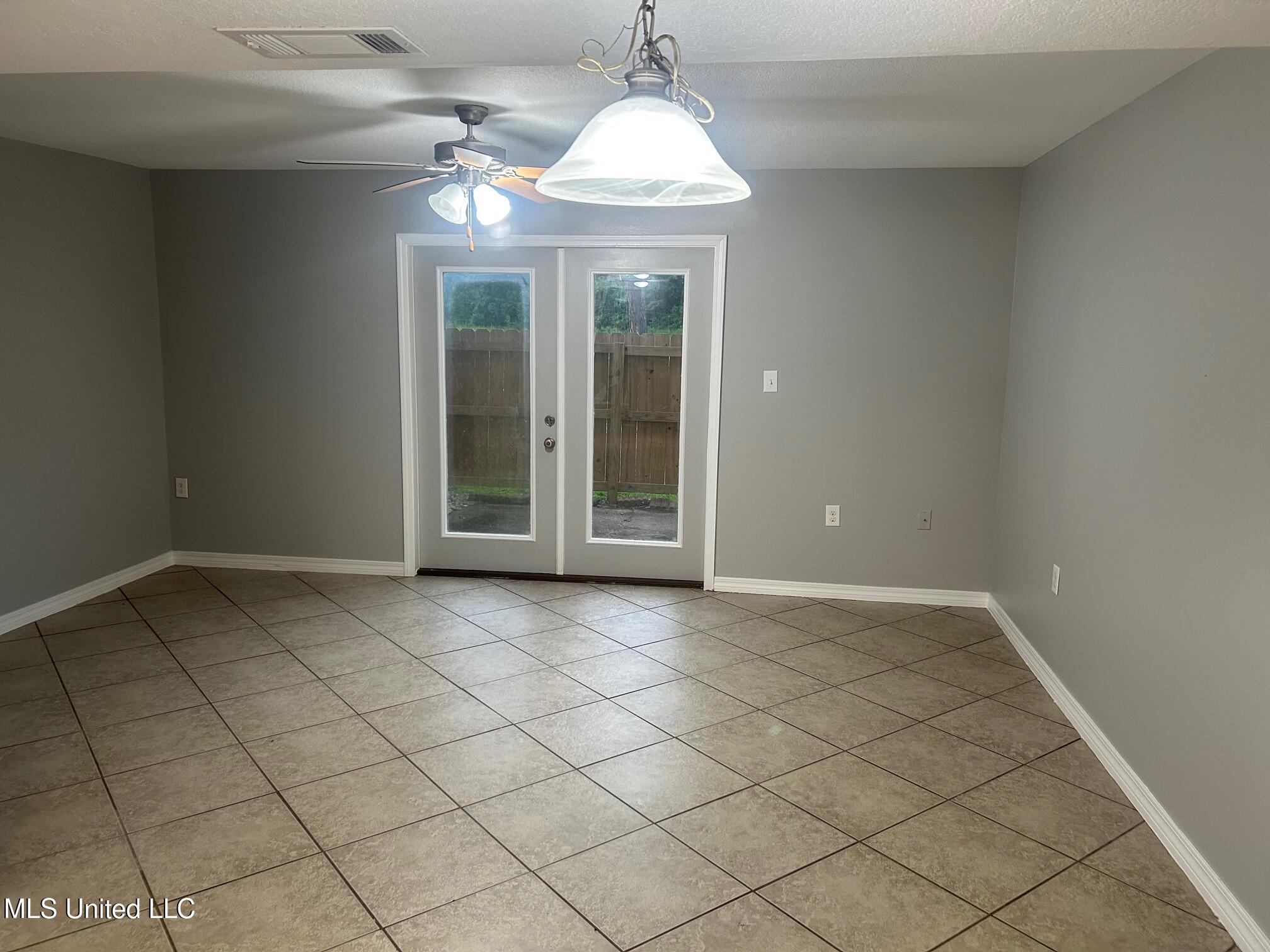 1625 Martin Bluff Road, Unit 8 Gautier, MS 39553 - Photo 3 of 13 IMG_9488