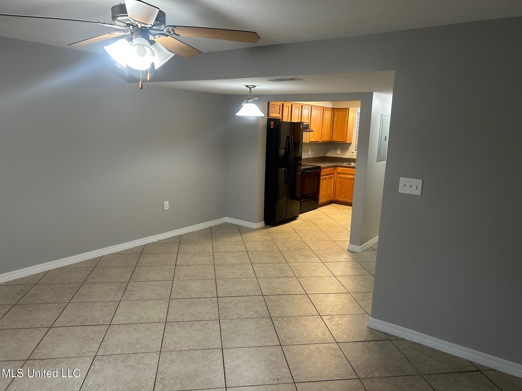 1625 Martin Bluff Road, Unit 8 Gautier, MS 39553 - Photo 4 of 13 IMG_9490