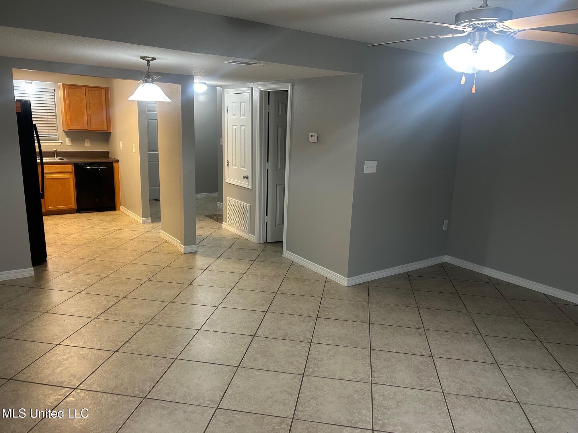 1625 Martin Bluff Road, Unit 8 Gautier, MS 39553 - Photo 5 of 13 IMG_9491