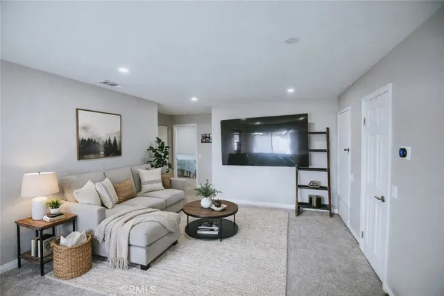 $399,999 | 1554 Border Avenue, Unit G, Corona, CA 92882