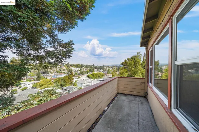 $1,200,000 | 829 Vermont Street, Oakland, CA 94610