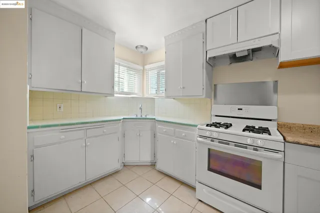 $1,200,000 | 829 Vermont Street, Oakland, CA 94610