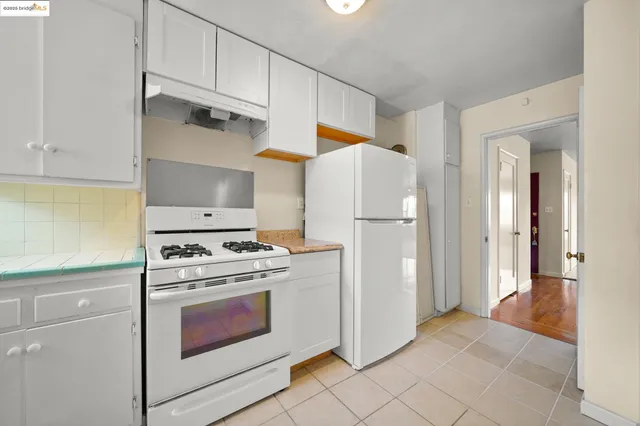 $1,200,000 | 829 Vermont Street, Oakland, CA 94610