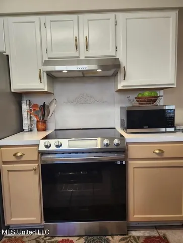 $157,400 | 2016 Fox Hill Lane, Byram, MS 39272