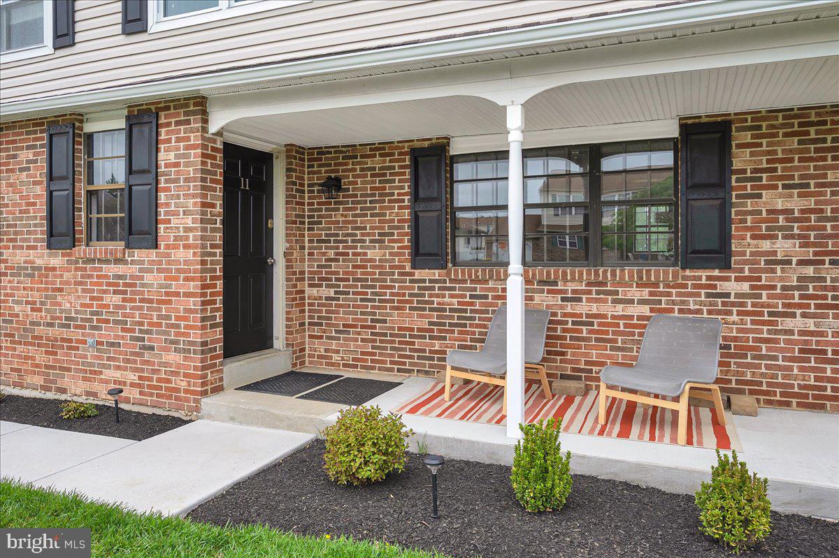 11 Warren Drive Newark, DE 19702 - Photo 29 of 39 New front porch