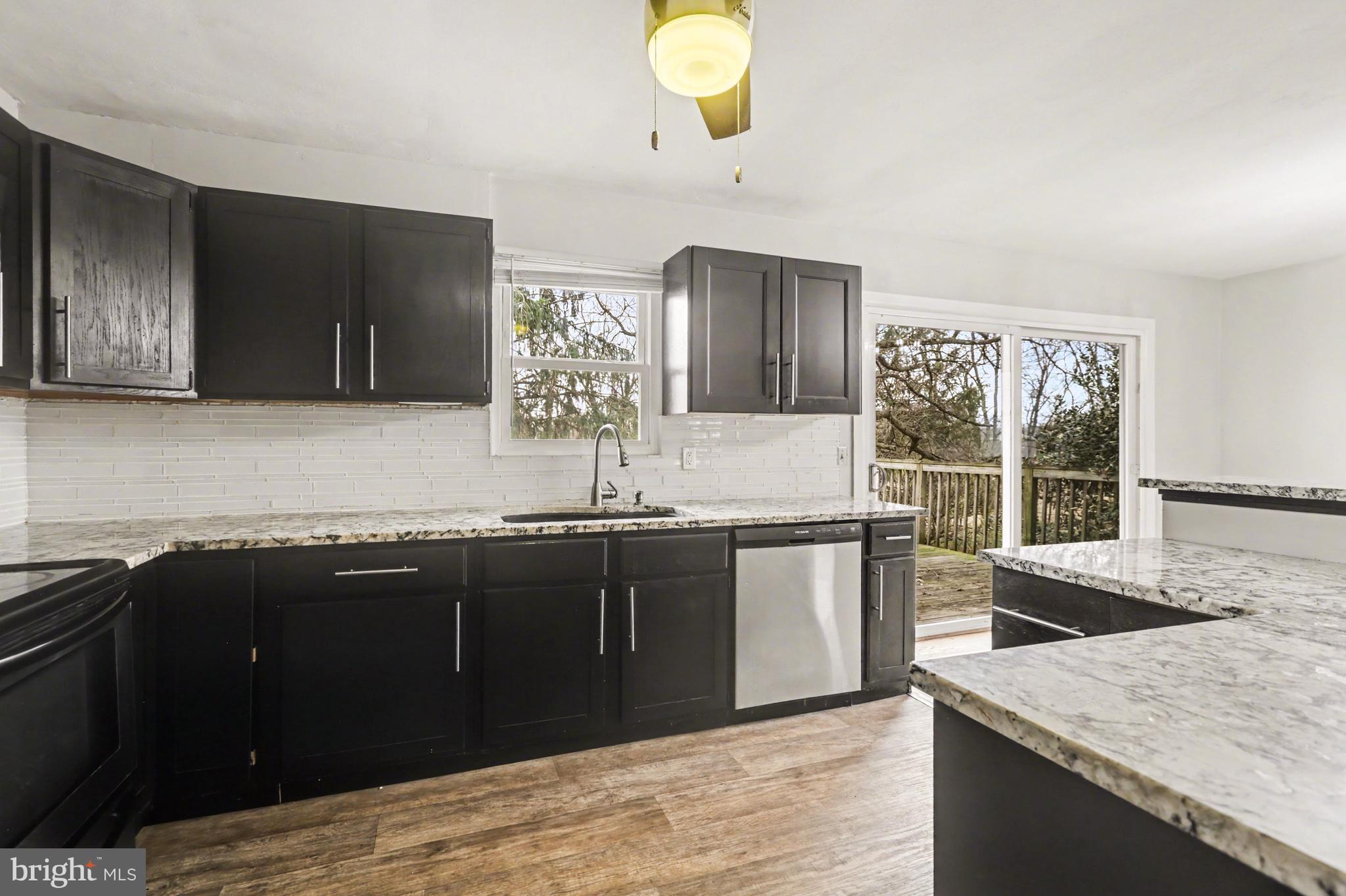 6085 Cherry Hill Road Harrisburg, PA 17111 - Photo 13 of 48