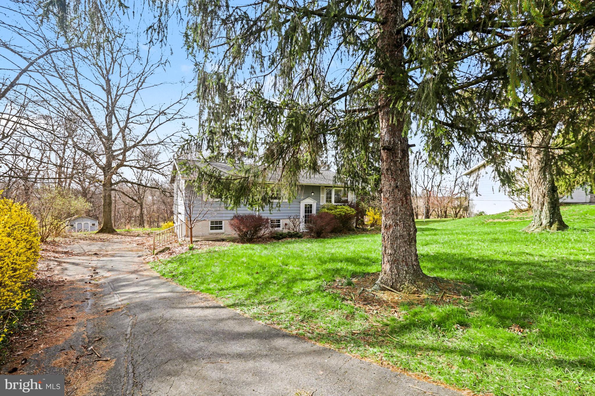 6085 Cherry Hill Road Harrisburg, PA 17111 - Photo 2 of 48