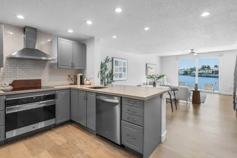 $1,150,000 | 900 Jeffery Street, Boca Raton, FL 33487