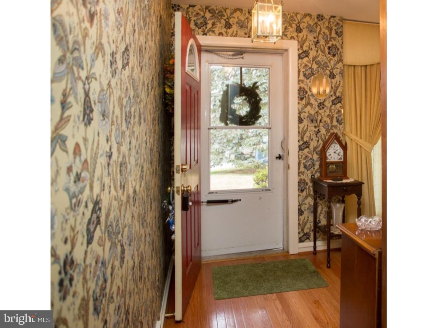 2022 Springhouse Road Broomall, PA 19008 - Photo 3 of 21 Foyer