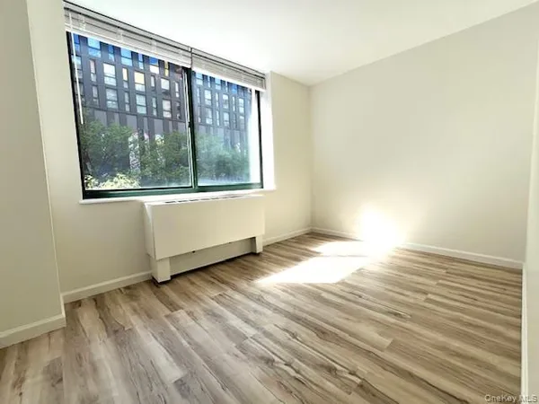 $5,800 | 275 Greenwich Street, Unit 2J | TriBeCa