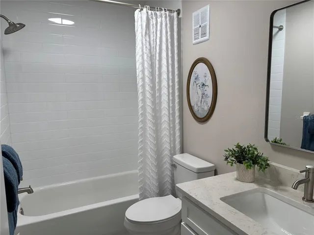 $239,900 | 3703 39th Street West, Unit 11, Bradenton, FL 34205