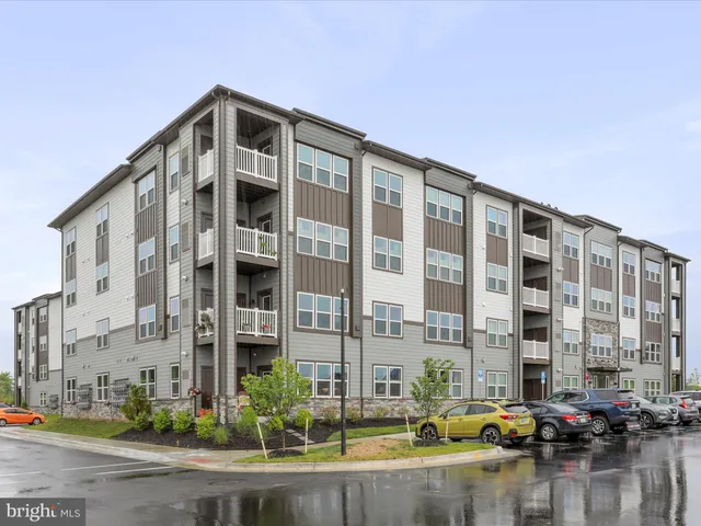 $314,900 | 140 McCormick Circle, Unit 302, Winchester, VA 22602