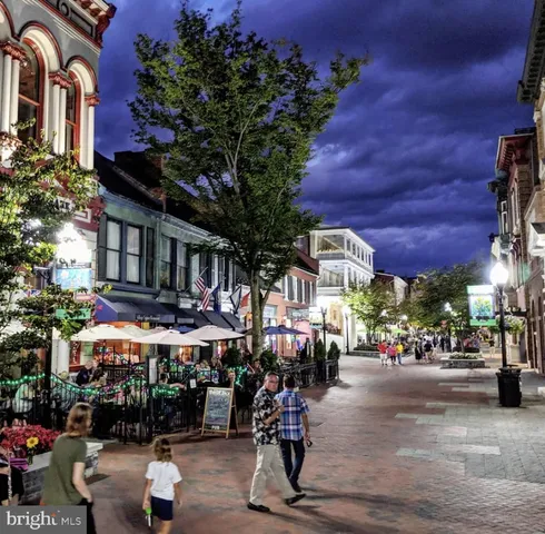 $314,900 | 140 McCormick Circle, Unit 302, Winchester, VA 22602