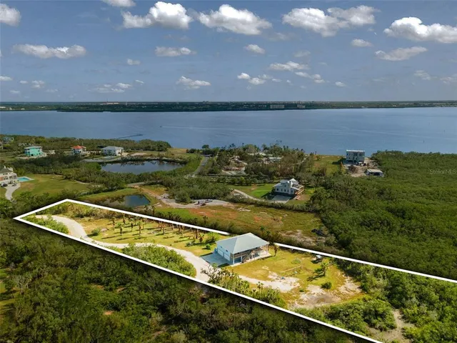 $950,000 | 445 Horseshoe Loop Road, Terra Ceia, FL 34250