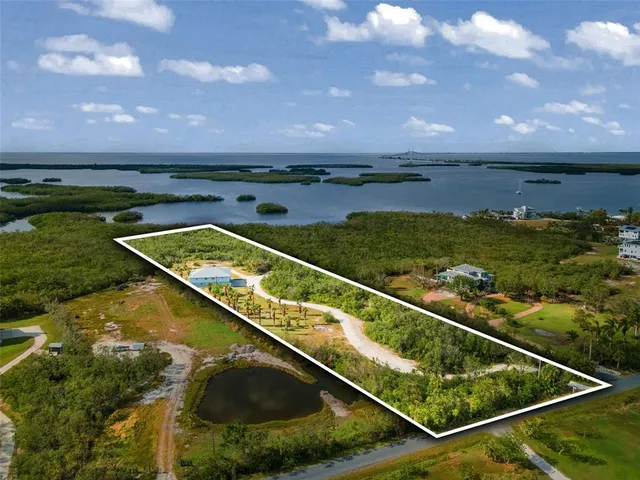 $950,000 | 445 Horseshoe Loop Road, Terra Ceia, FL 34250