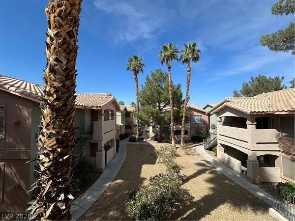 $1,345 | 350 South Durango Drive, Unit 207, Las Vegas, NV 89145